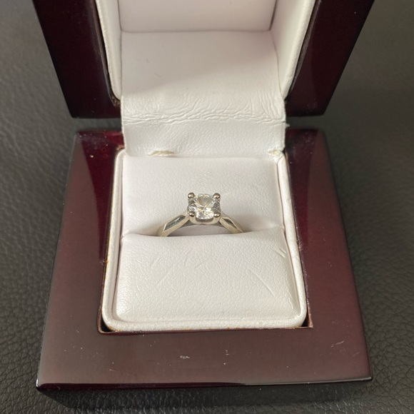 Canadian Diamond Ring - Picture 1 of 5